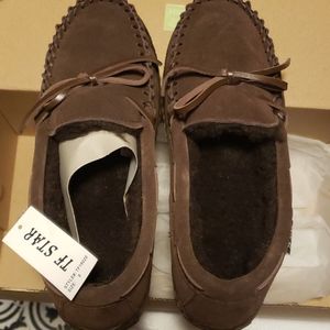 TF STAR MOCCASIN LOAFERS SIZE 9 NEW